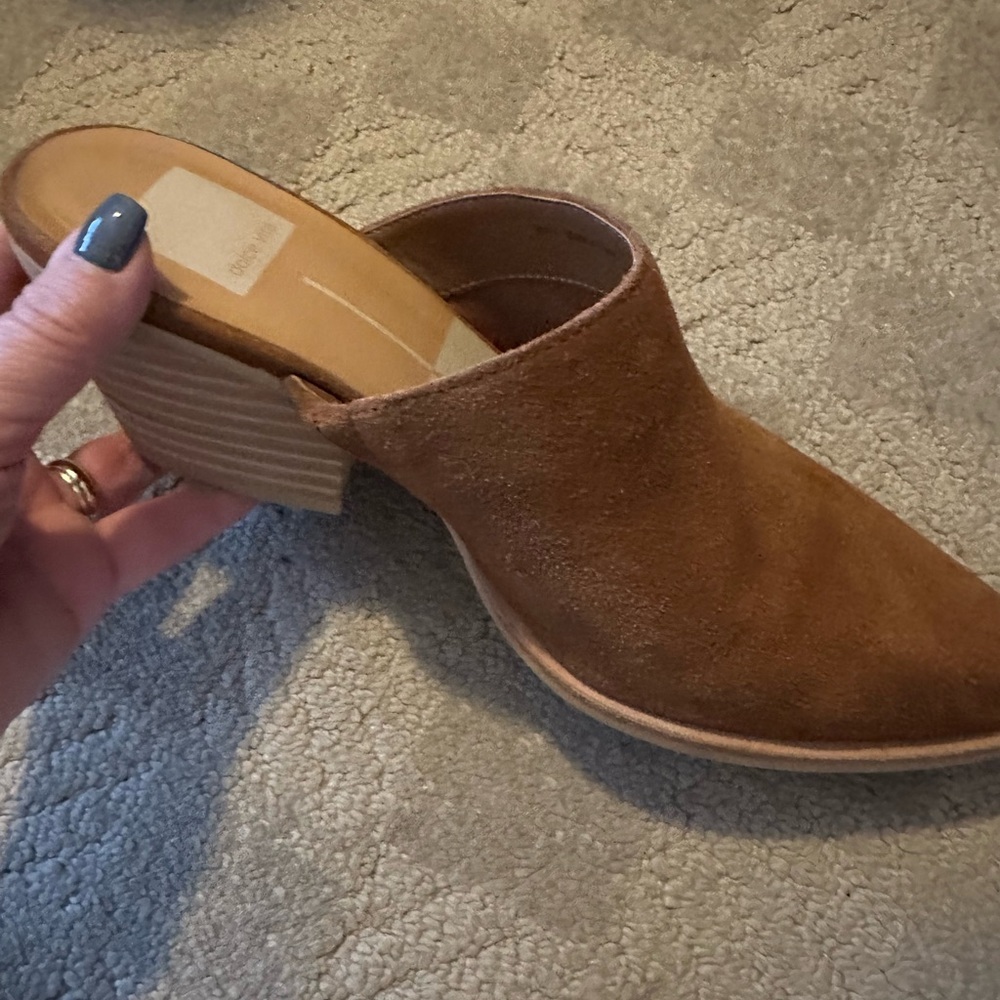 Dolce Vita Camel/brown Suede mules  easy to slip on Size 6